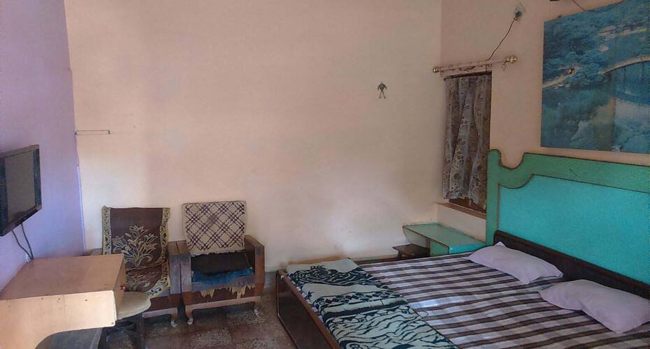 Poonam Lodge, Jagdalpur 4